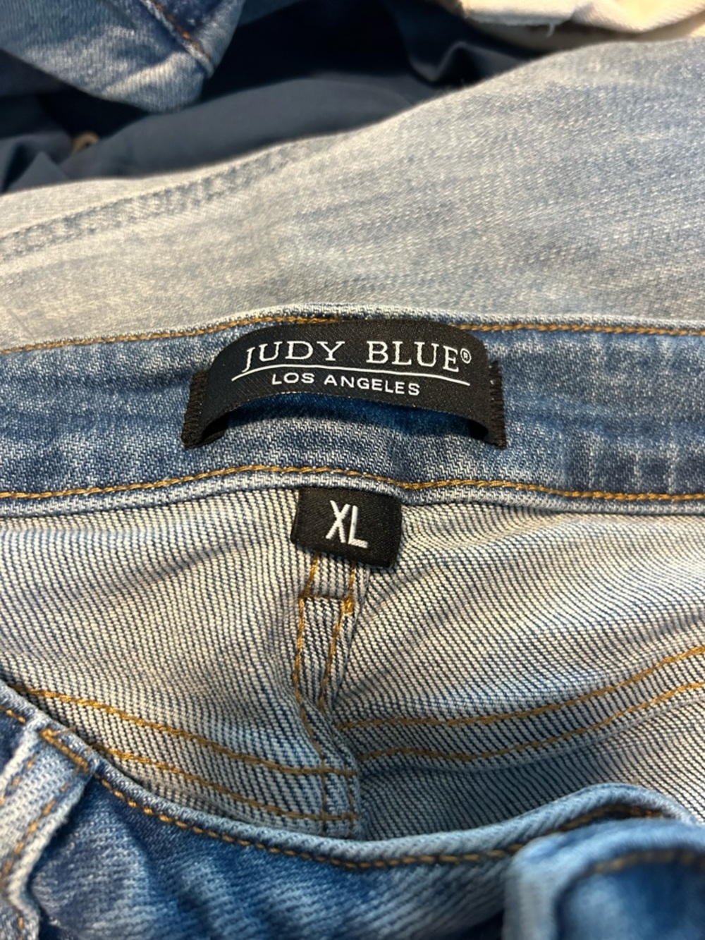 Judy Blue Medium Blue Denim Star-Trim High-Rise Shorts - Picture 4 of 4